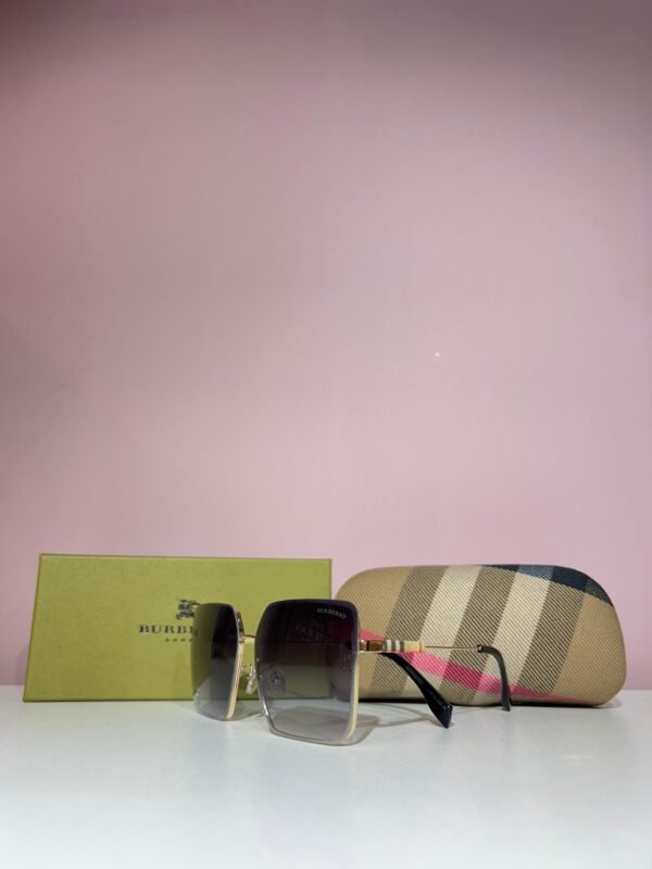 Burberry Premium Imported Goggles - Image 2