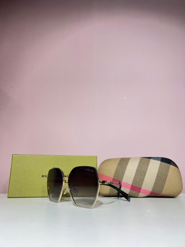 Burberry Premium Imported Goggles - Image 2