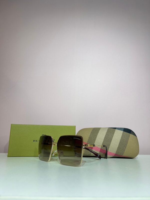 Burberry Premium Imported Goggles - Image 2