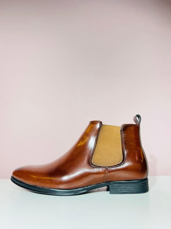 Coach - Image 4