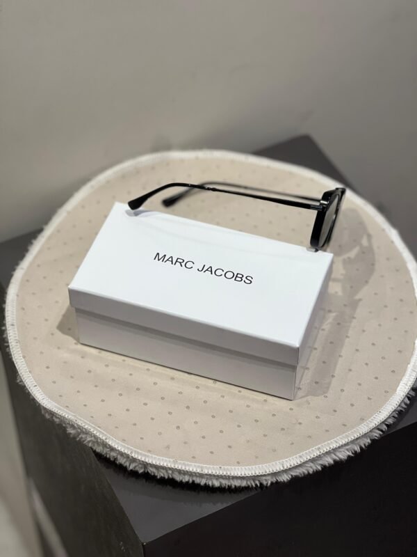 Marc Jacobs Premium Imported Sunglass - Image 2